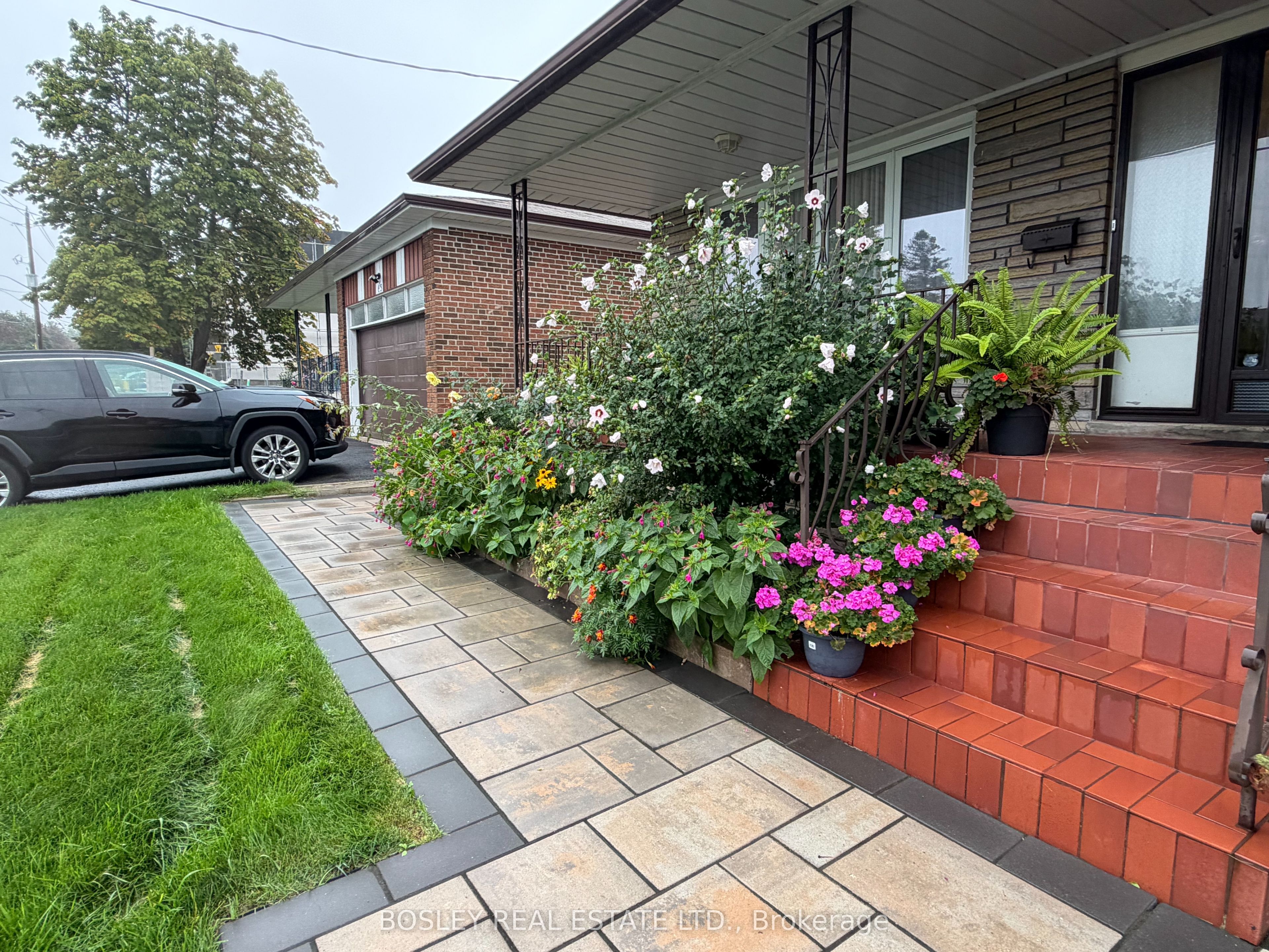 63 Ernest Avenue Lower, Toronto, ON M2J 3T4 photo 3