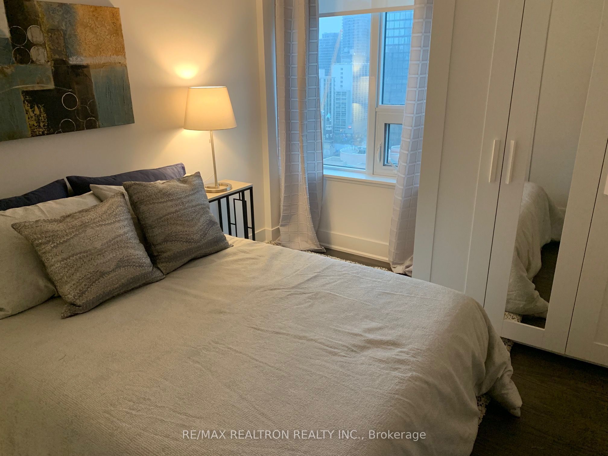 955 Bay Street 1805, Toronto, ON M5S 0C6 photo 3