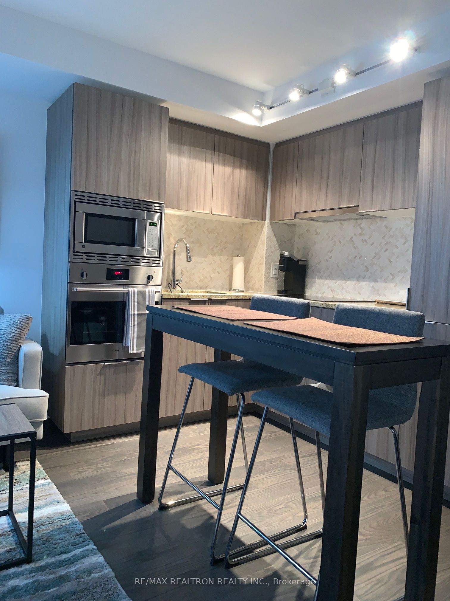 955 Bay Street 1805, Toronto, ON M5S 0C6 photo 5