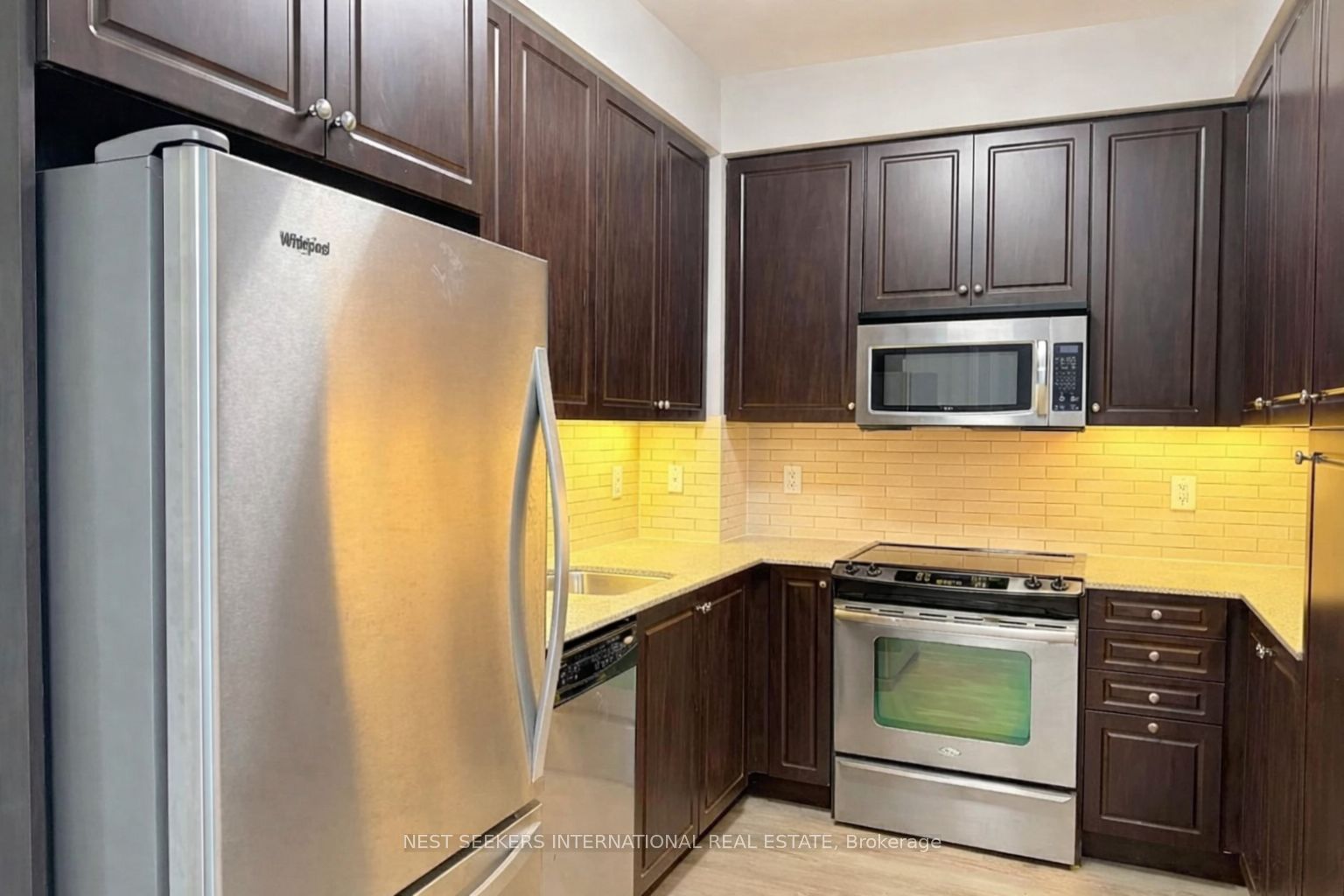 70 Roehampton Avenue 1611, Toronto, ON M4P 1R2 photo 4