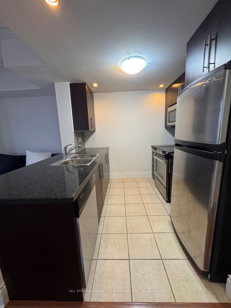 500 Doris Avenue 1519, Toronto, ON M2N 0C1 photo 5