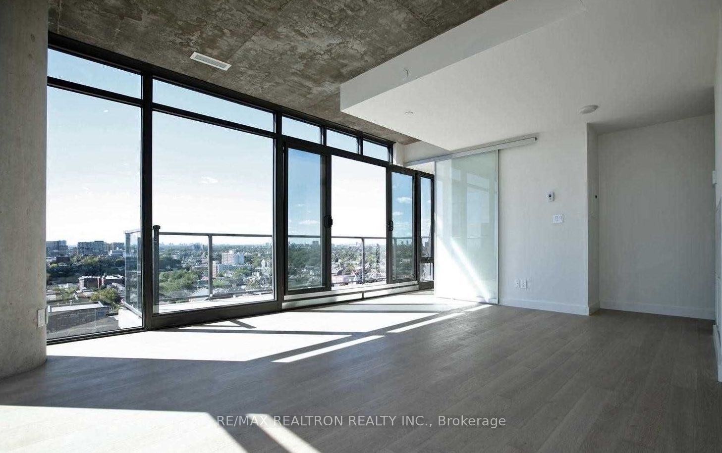 111 Bathurst Street 1602, Toronto, ON M5V 0M9 photo 5
