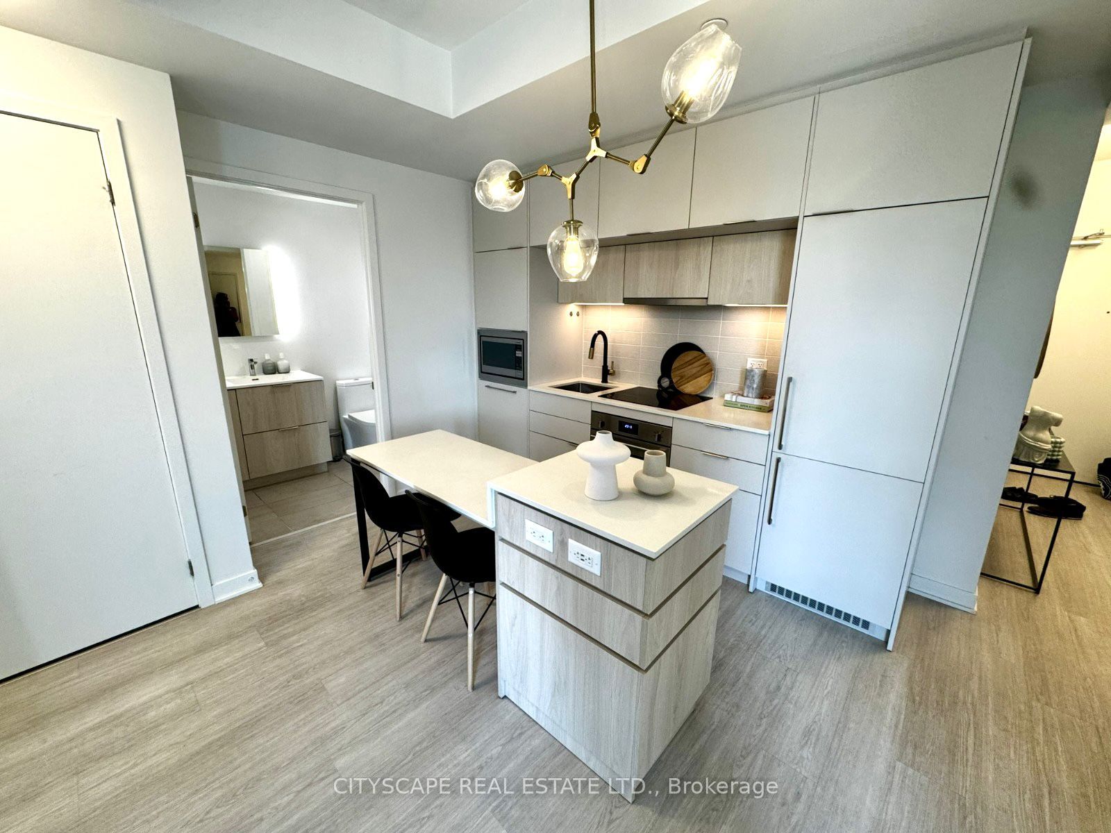 185 Alberta Avenue 506, Toronto, ON M6C 0A5 photo 5