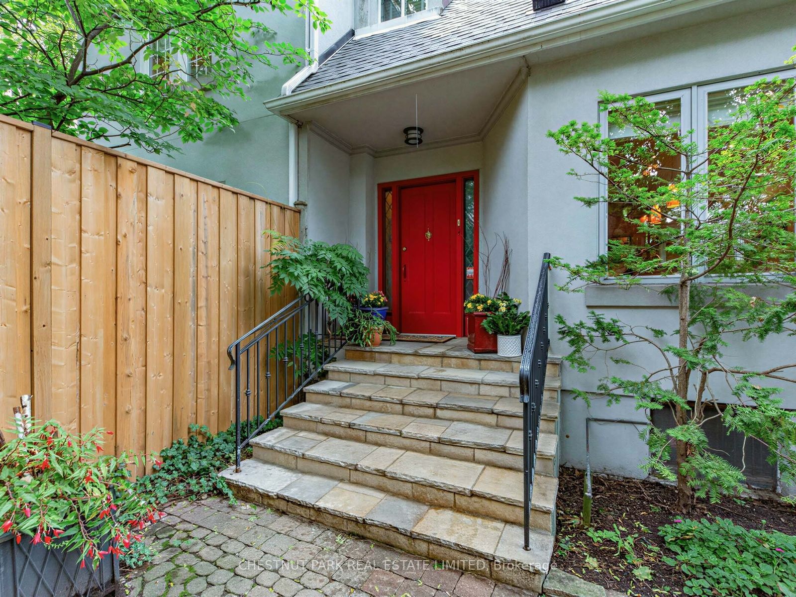 28 Clifton Road, Toronto, ON M4T 2E6 photo 3