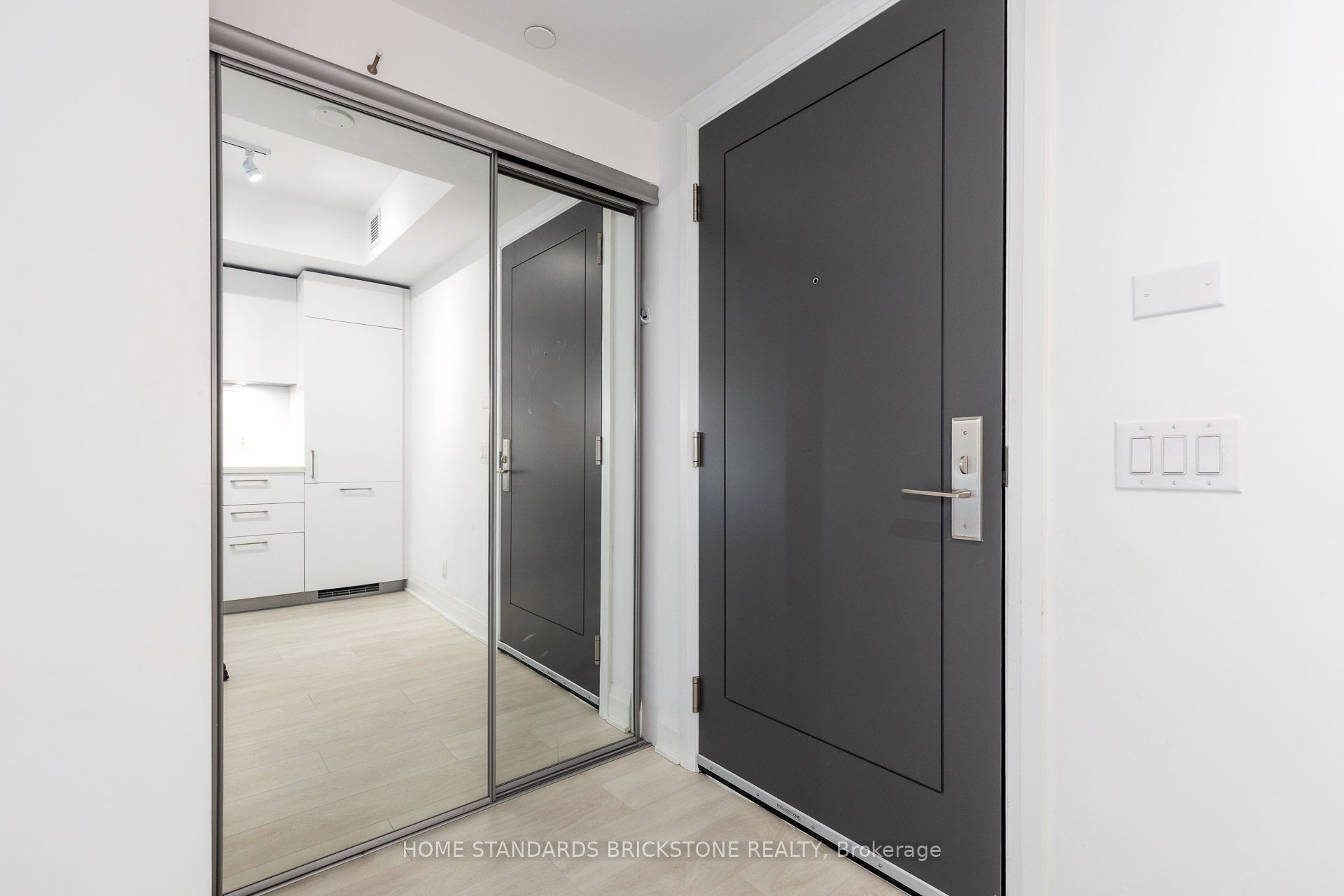 33 Frederick Todd Way 429, Toronto, ON M4G 0C9 photo 2