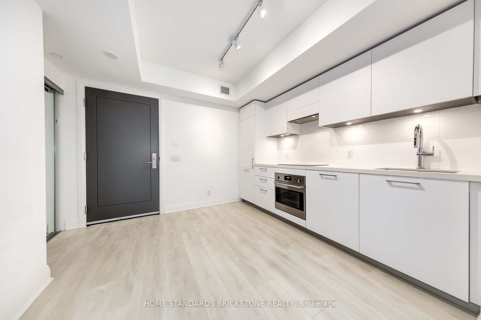 33 Frederick Todd Way 429, Toronto, ON M4G 0C9 photo 3