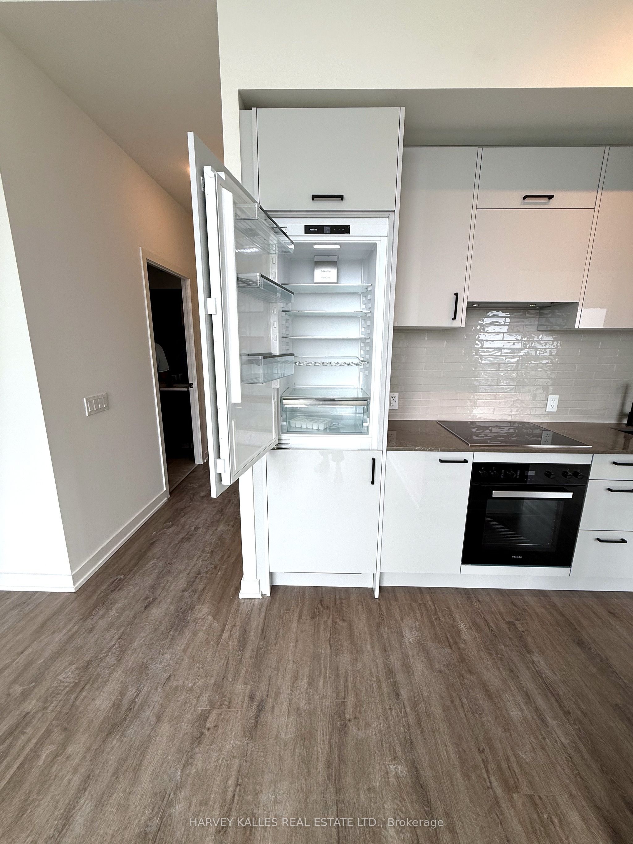 5 Quarrington Lane 3405, Toronto, ON M3C 0S5 photo 2