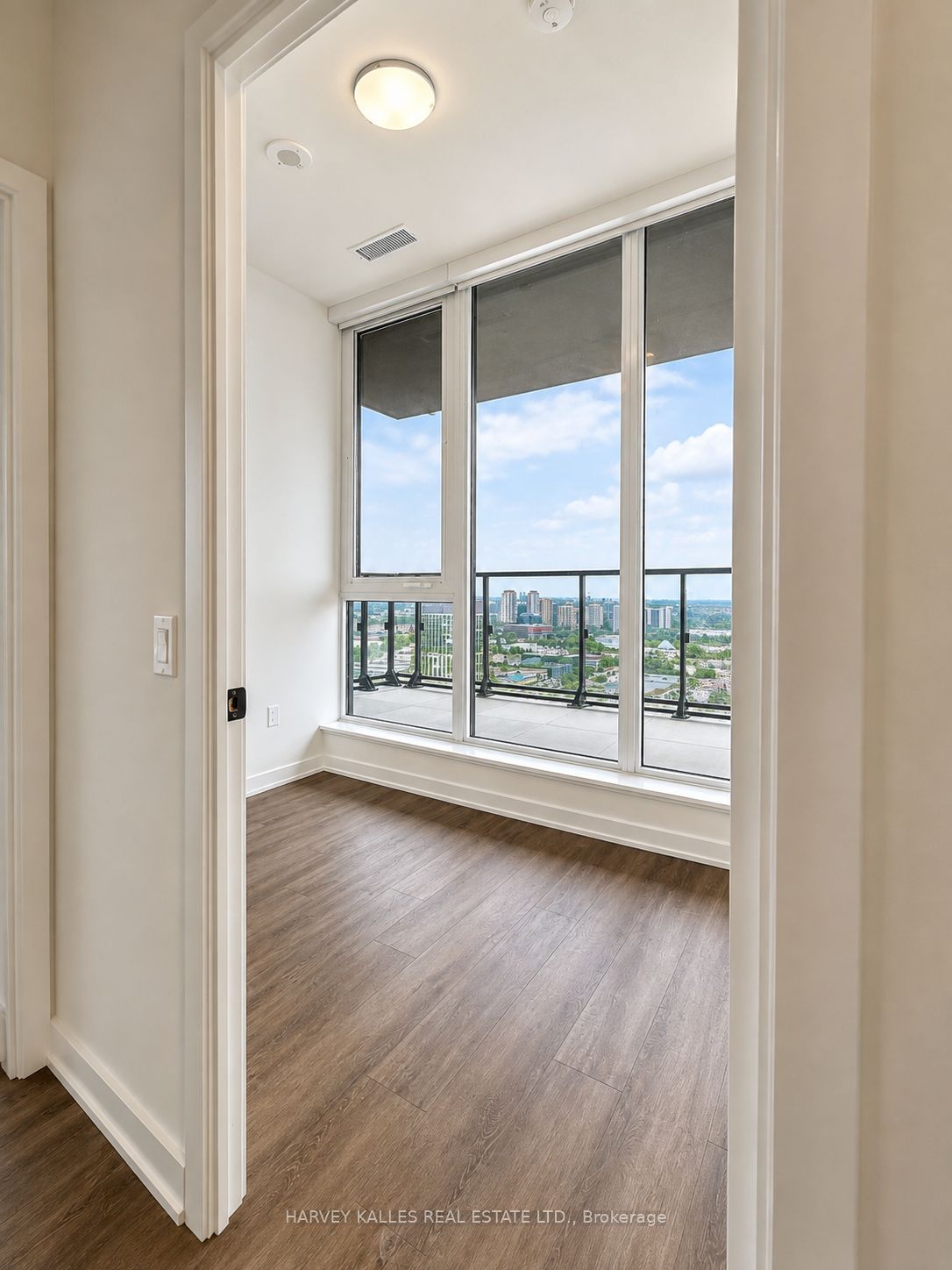 5 Quarrington Lane 3405, Toronto, ON M3C 0S5 photo 5