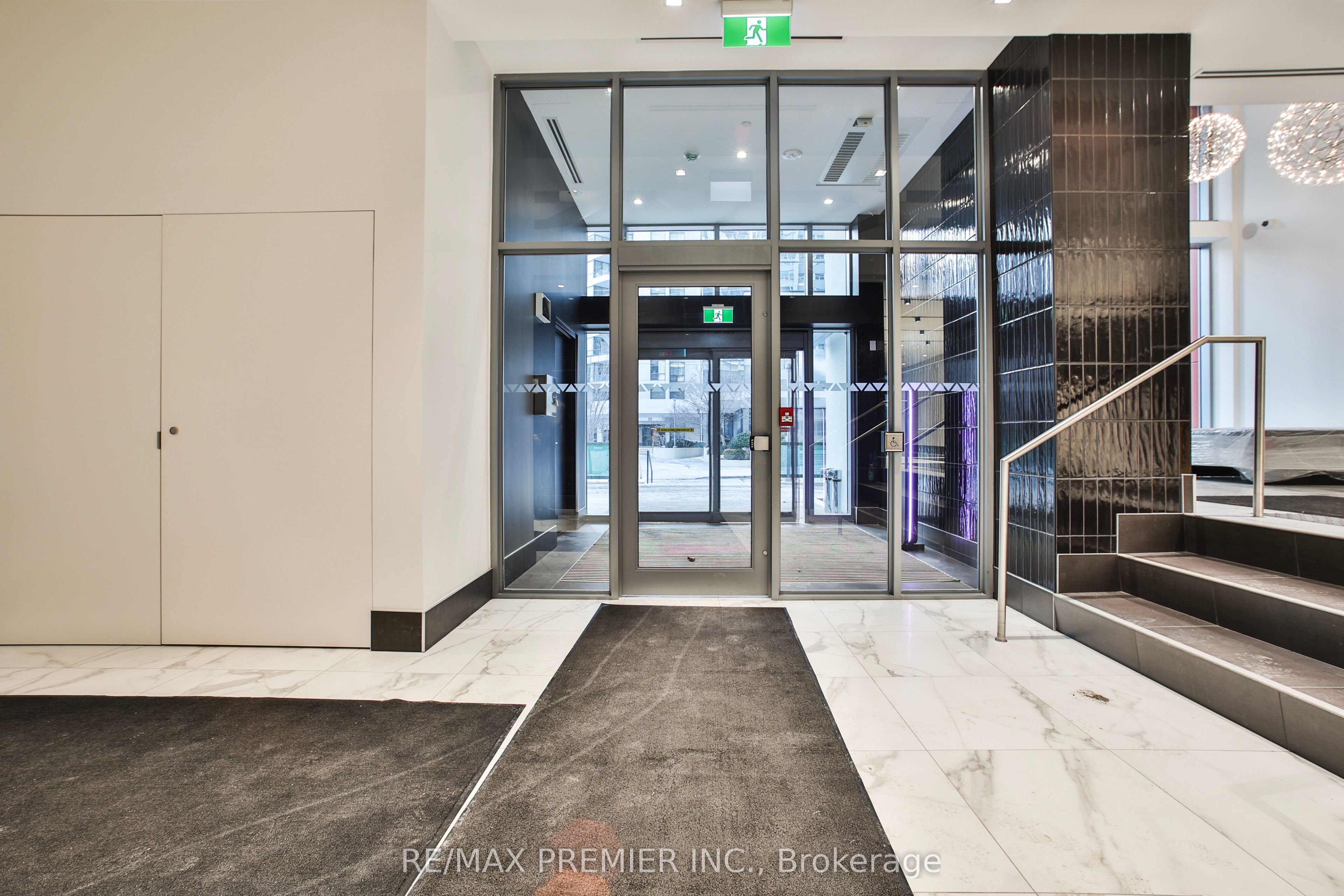 25 Holly Street 502, Toronto, ON M4S 0E3 photo 5