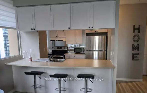 555 Yonge Street W 903, Toronto, ON M4Y 3A6 photo 4