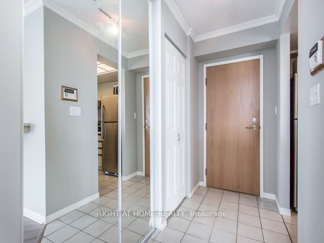 5 Concorde Place 1110, Toronto, ON M3C 3M8 photo 3