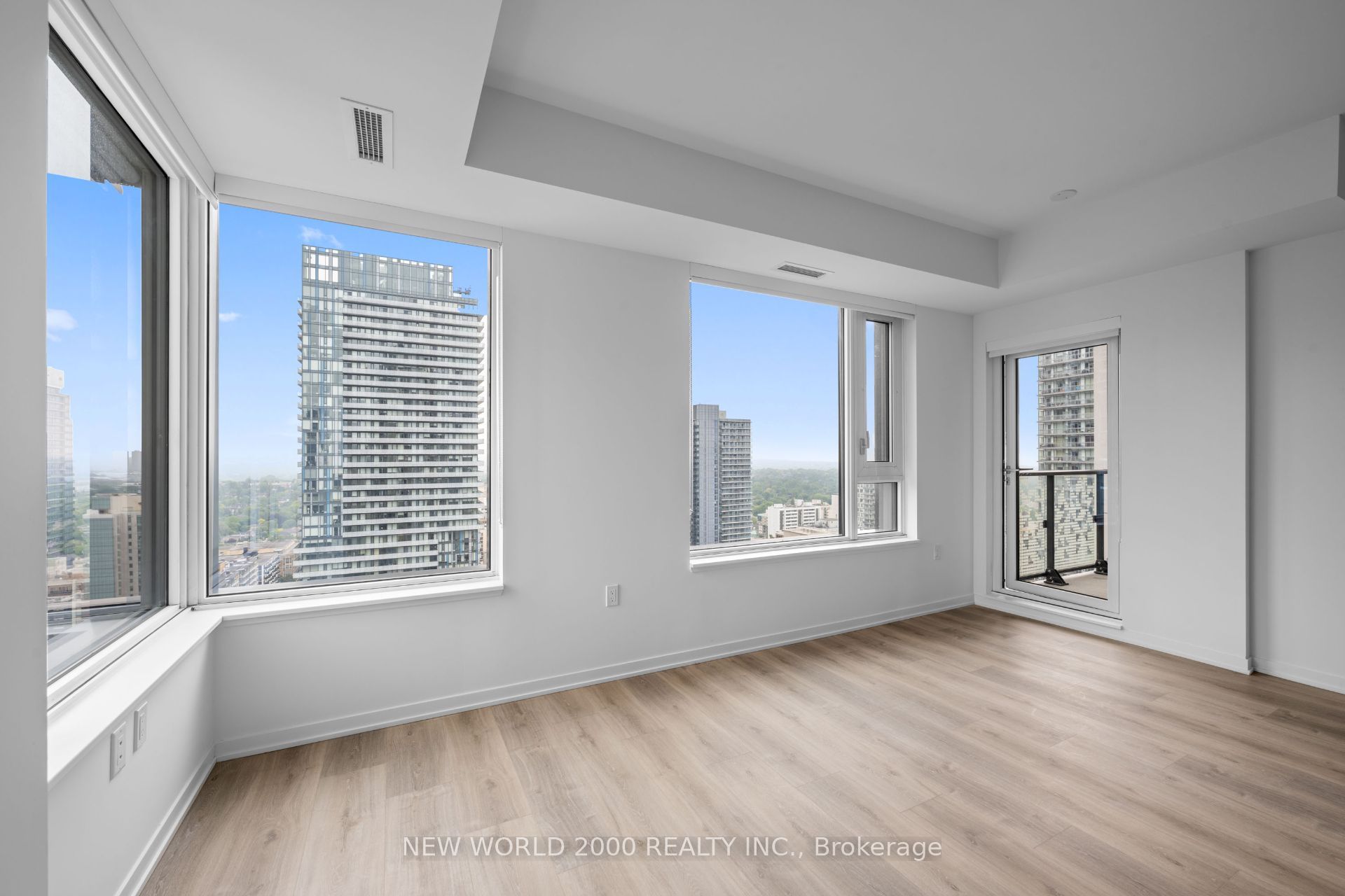 101 Roehampton Avenue 3214, Toronto, ON M4P 2W2 photo 3