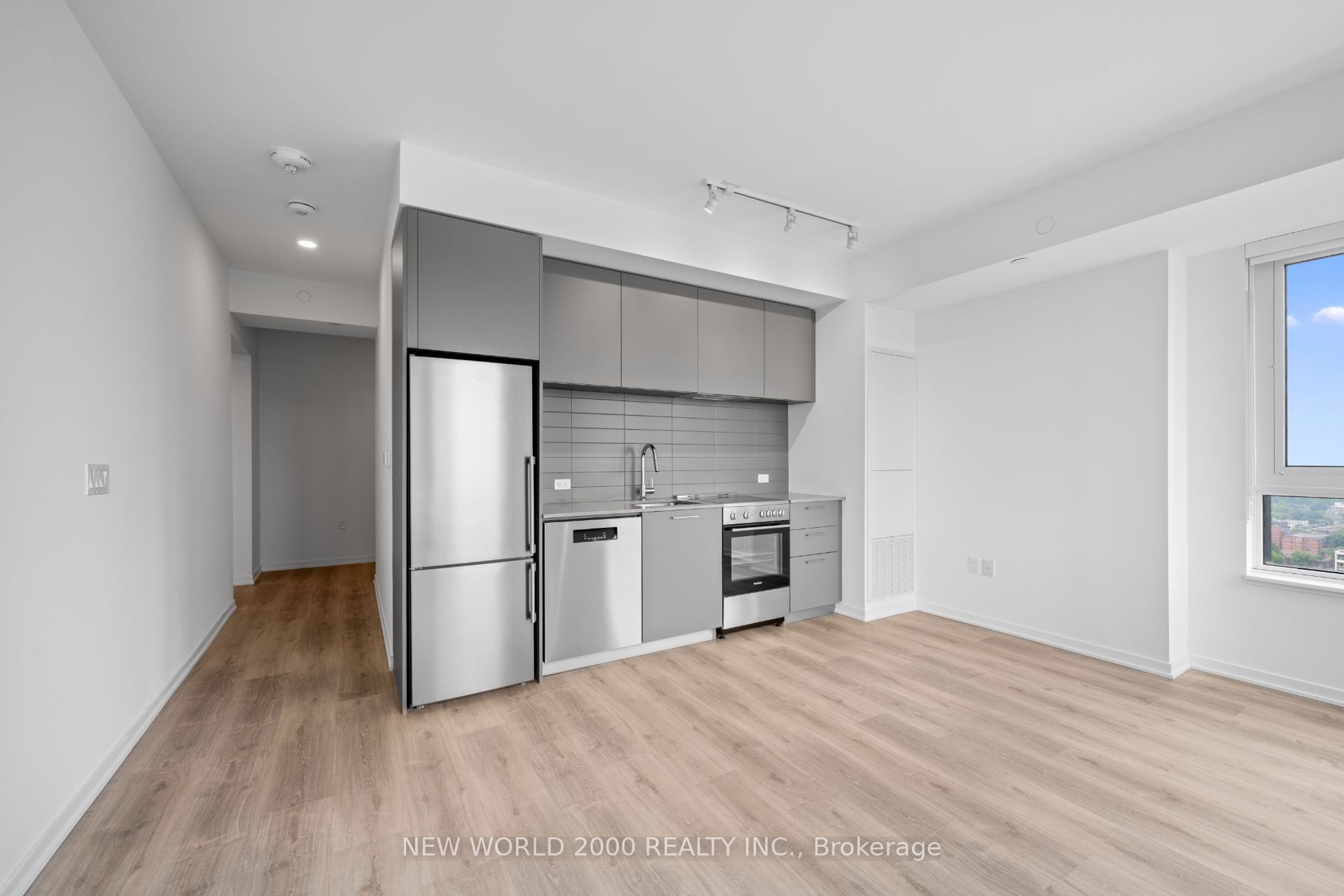 101 Roehampton Avenue 3214, Toronto, ON M4P 2W2 photo 5
