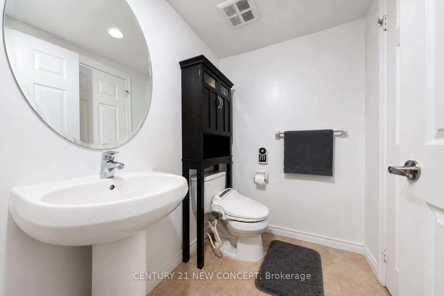 761 Bay Street 404, Toronto, ON M5G 2R2 photo 5