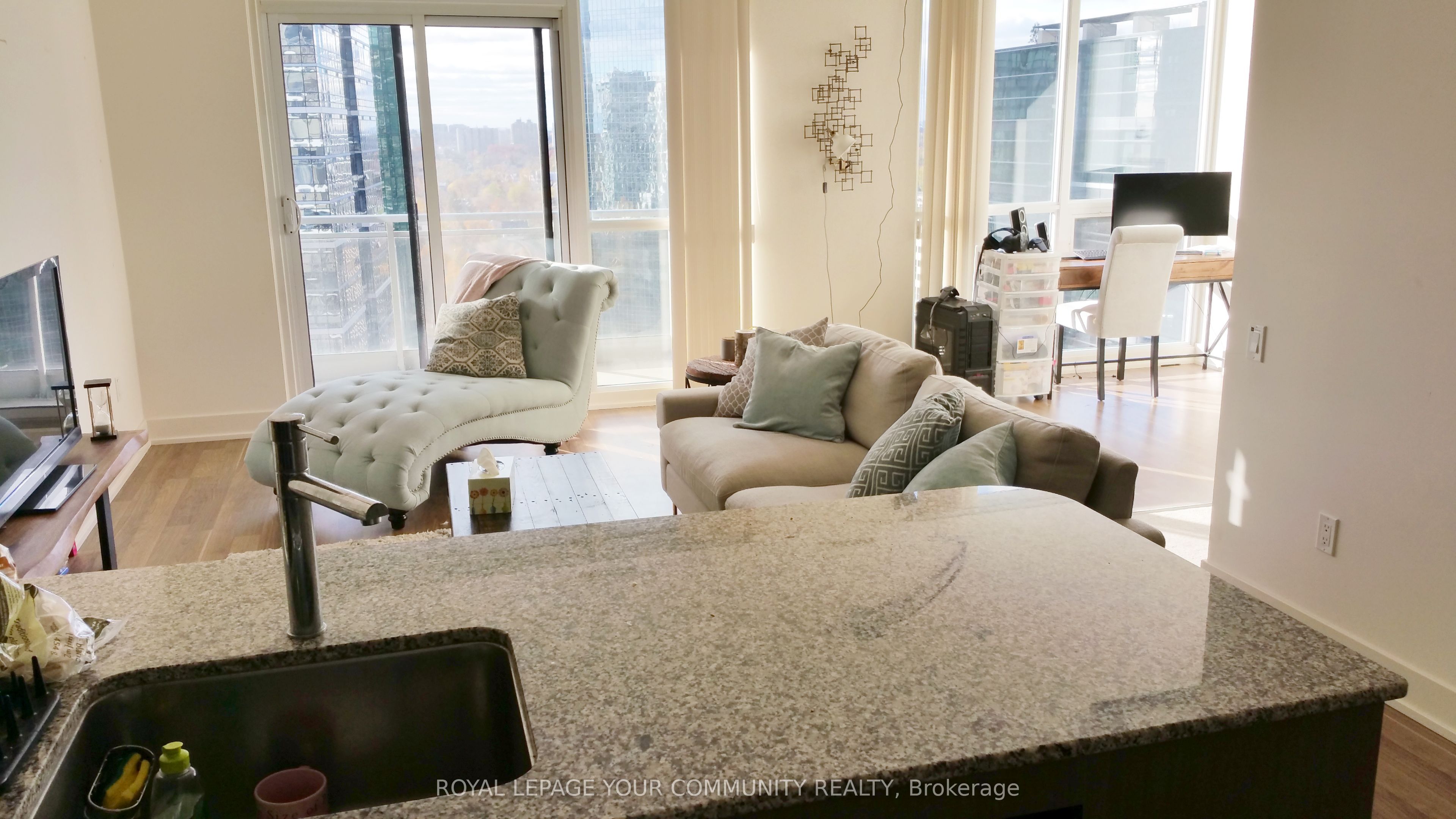23 Sheppard Avenue E 2102, Toronto, ON M2N 0C8 photo 5