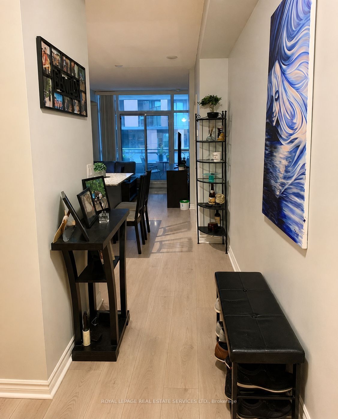 15 Bruyeres Mews 402, Toronto, ON M5V 0A6 photo 3
