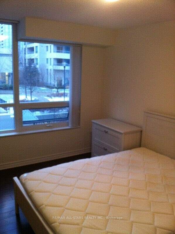 35 Hollywood Avenue 210, Toronto, ON M2N 0A9 photo 5