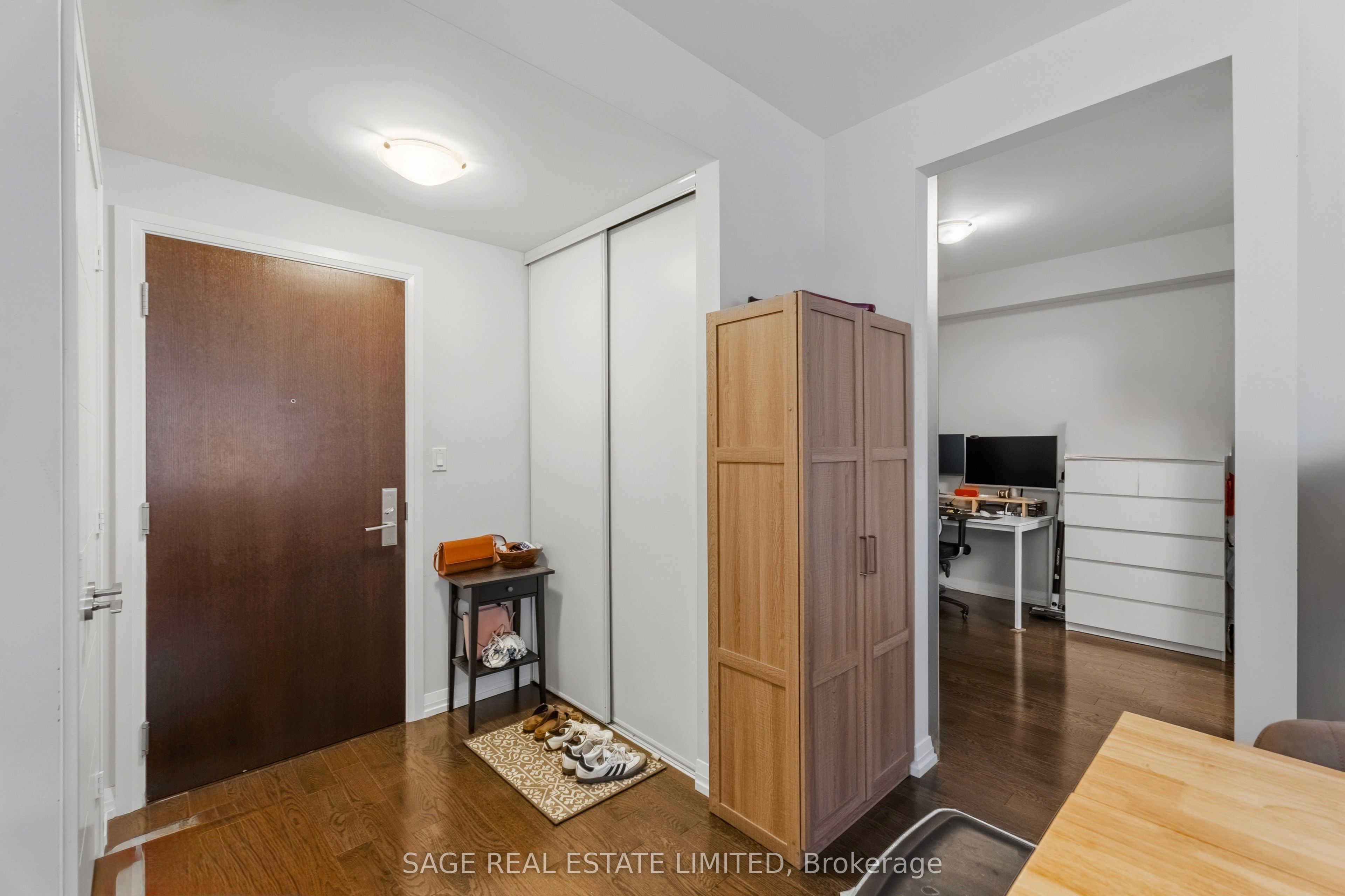 460 Adelaide Street E 309, Toronto, ON M5A 1N4 photo 3