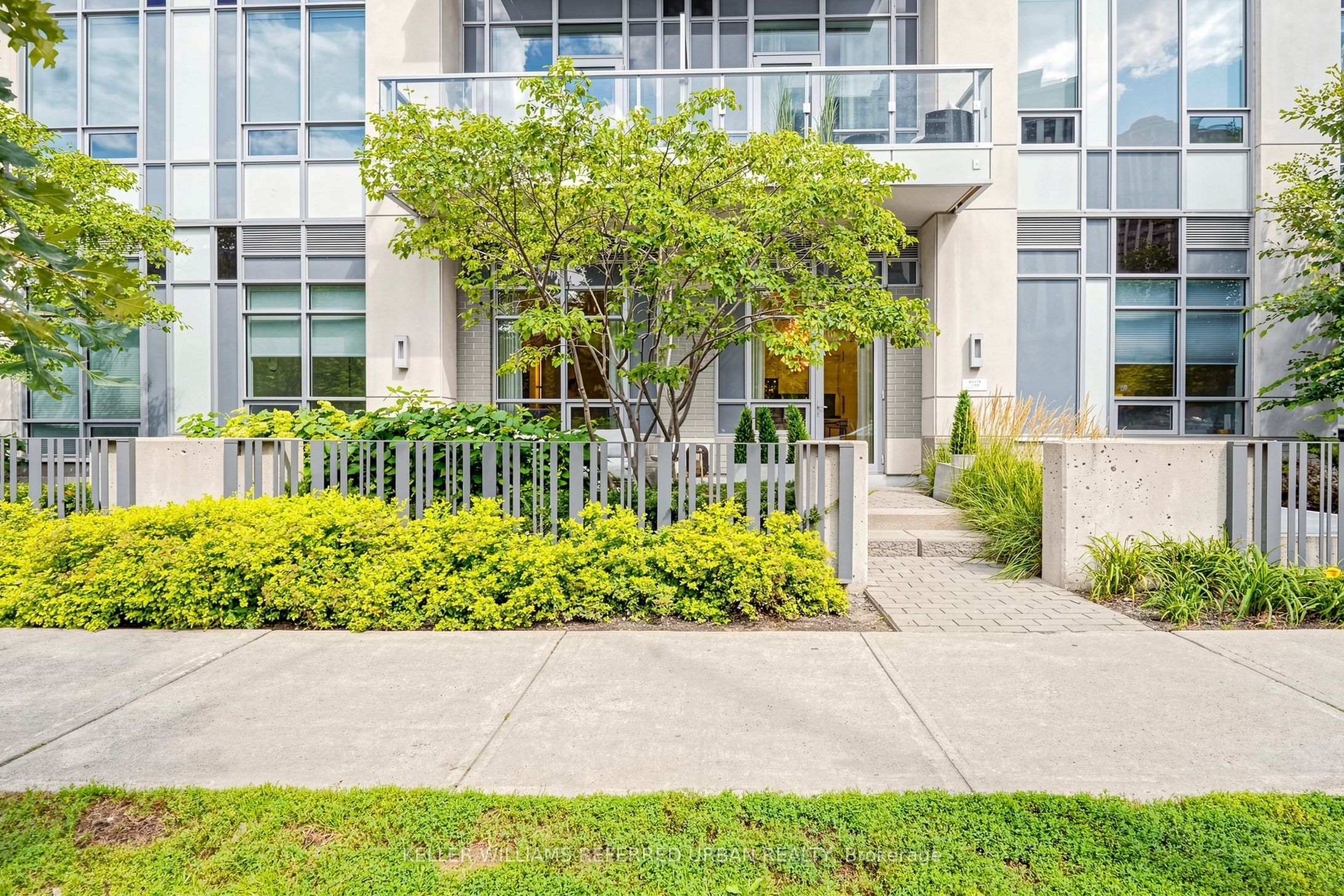 120 Harrison Garden Boulevard 130, Toronto, ON M2N 0H1