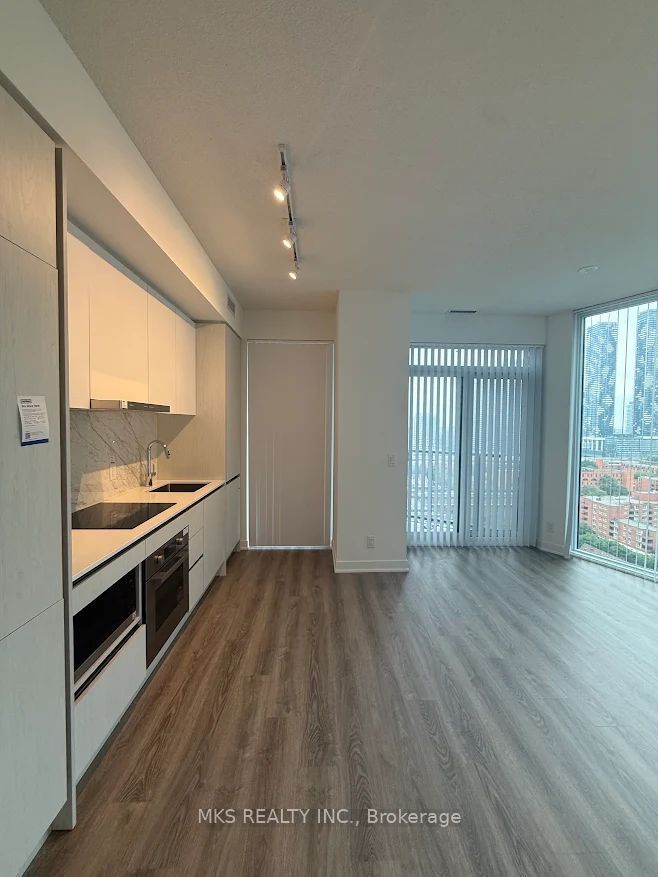 180 Front Street E 2010, Toronto, ON M5A 0A9 photo 3