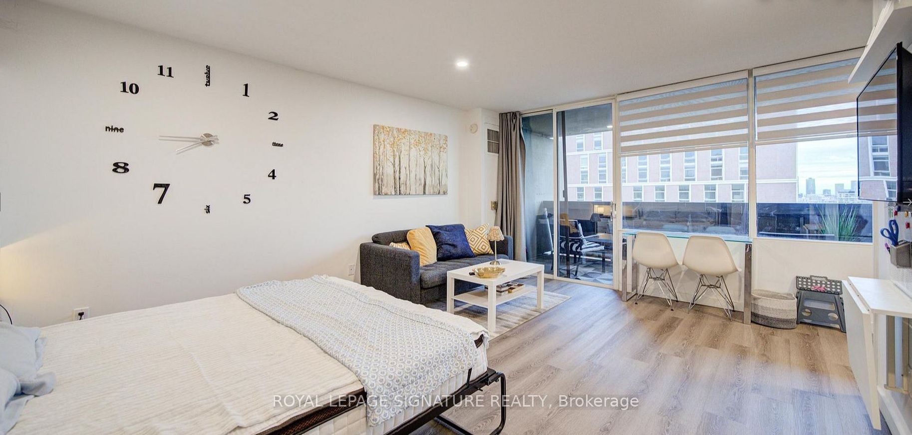 720 Spadina Avenue 1605, Toronto, ON M5S 2T9