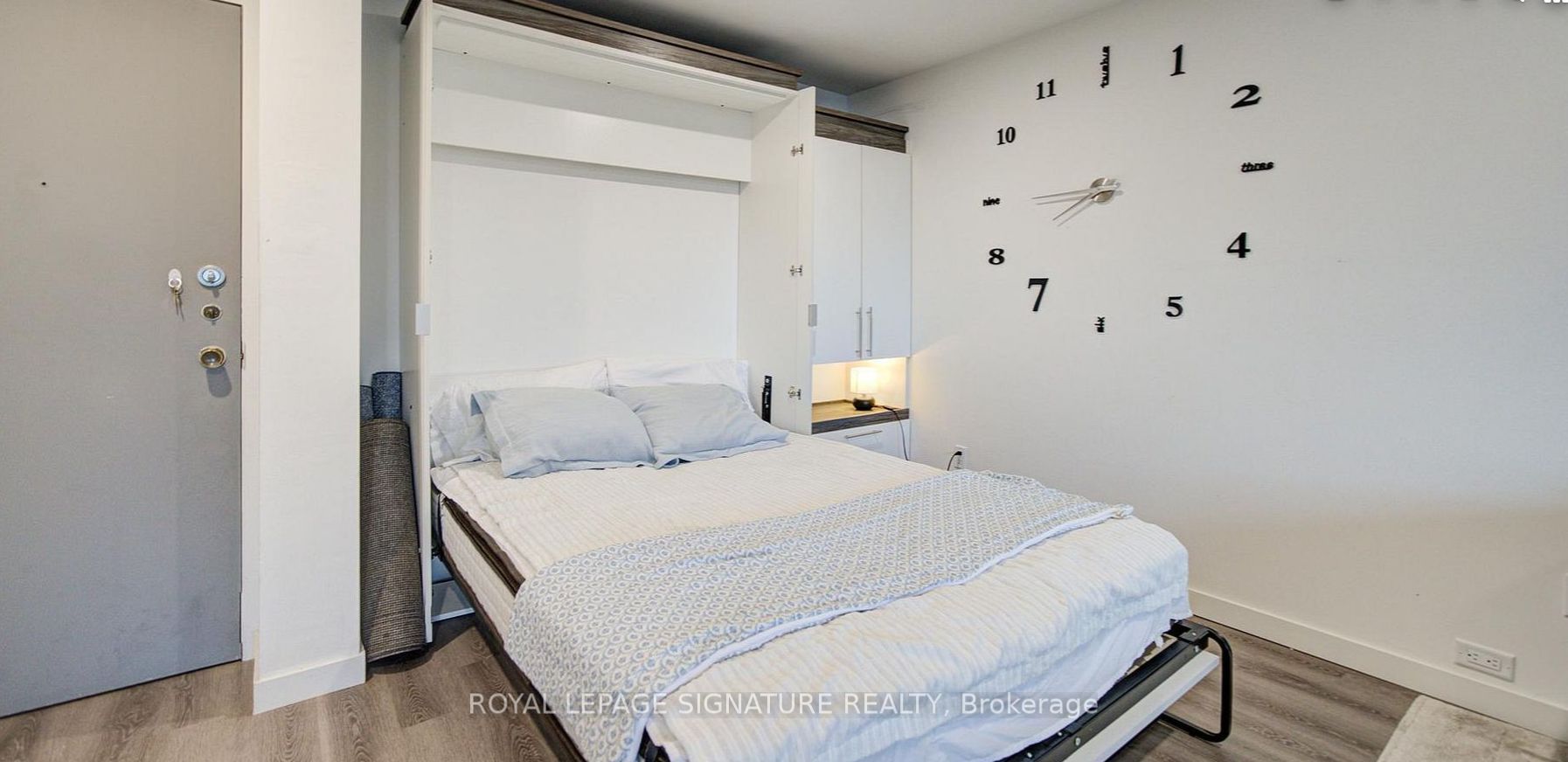 720 Spadina Avenue 1605, Toronto, ON M5S 2T9 photo 2