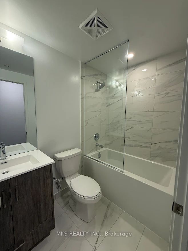 180 Front Street E 2208, Toronto, ON M5A 0A9 photo 2