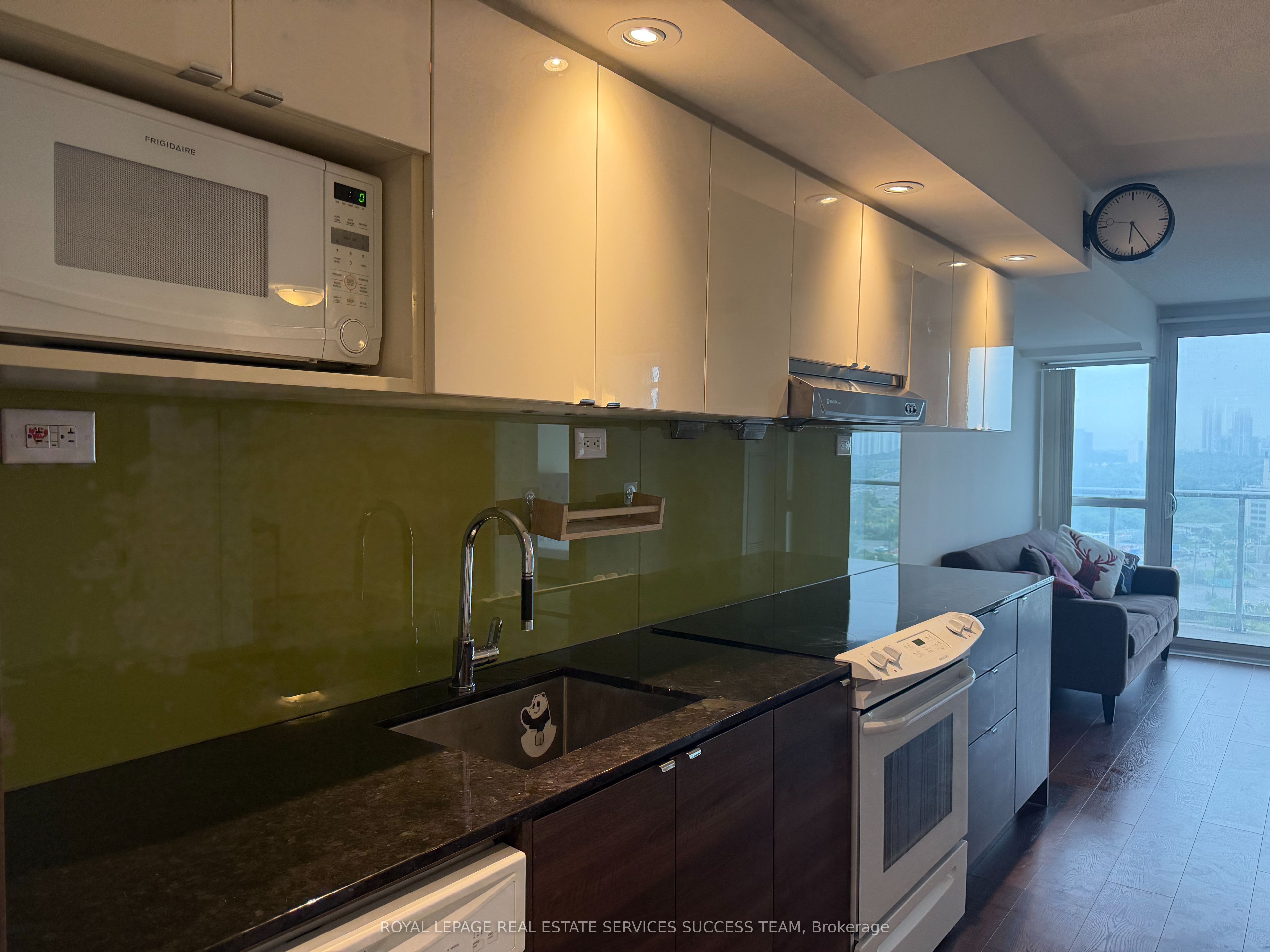121 Mcmahon Drive 1705, Toronto, ON M2K 2X9 photo 3
