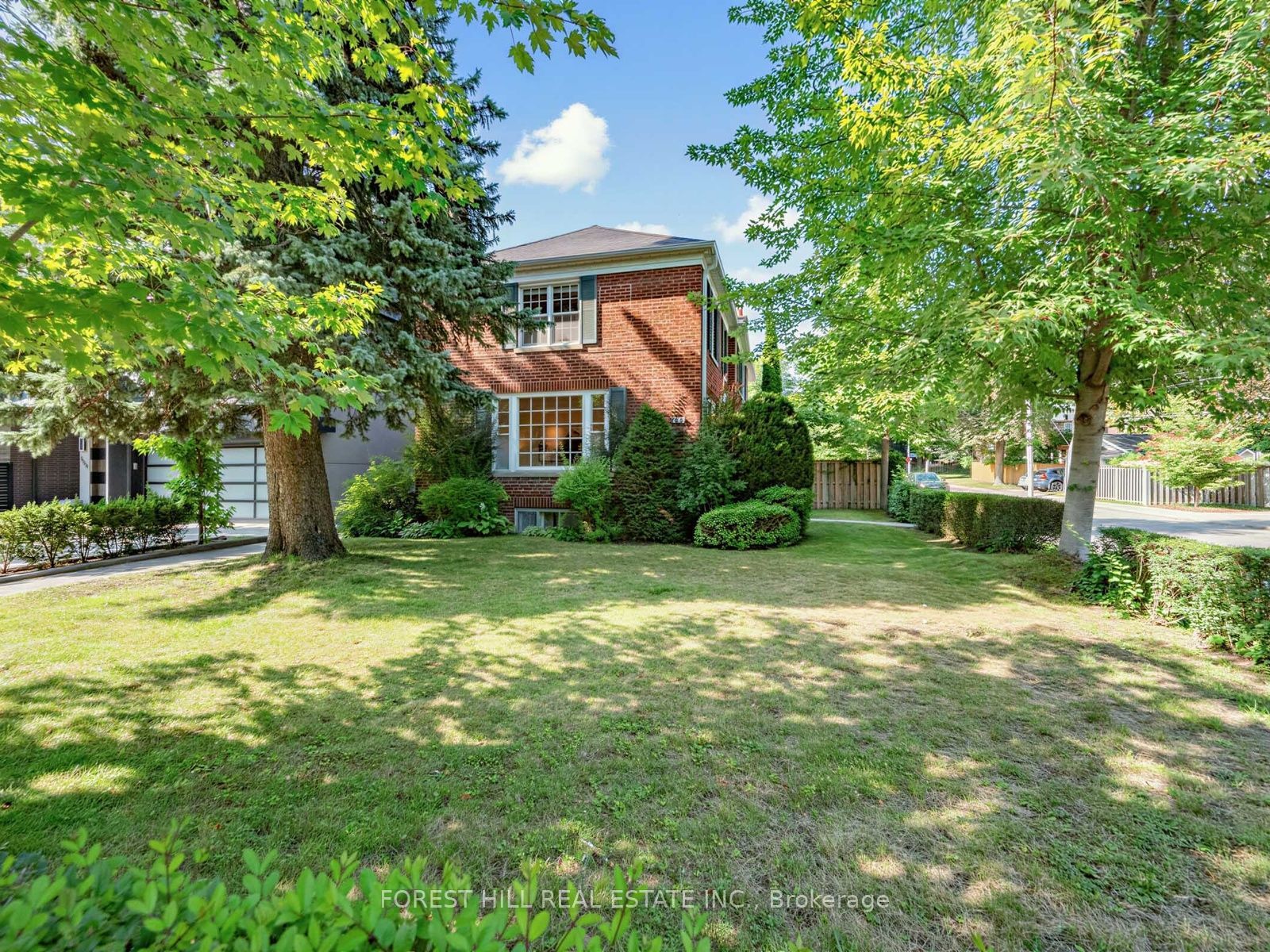 552 St Clements Avenue, Toronto, ON M5N 1M6 photo 2