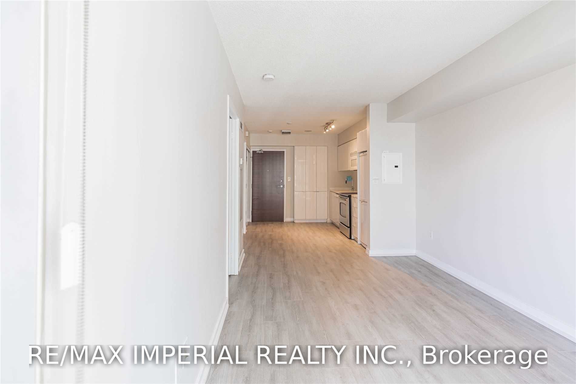 15 Iceboat Terrace 637, Toronto, ON M5V 4A5 photo 3