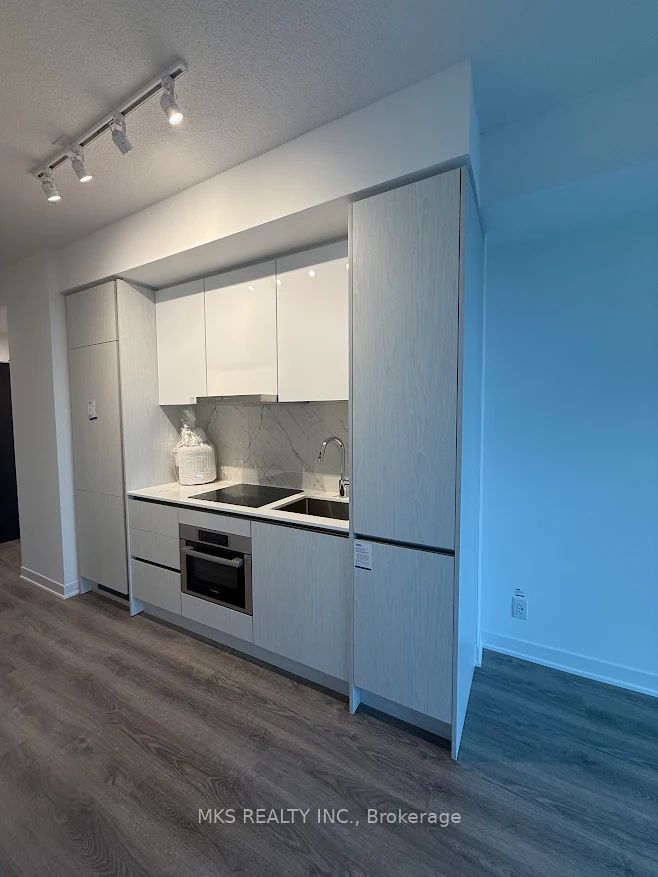 180 Front Street E 2602, Toronto, ON M5A 0A9