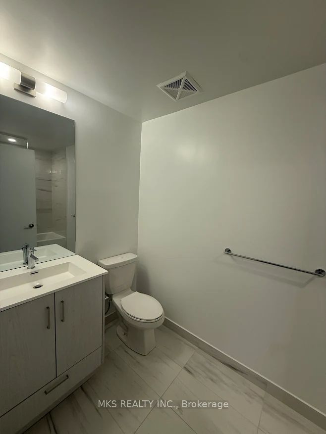 180 Front Street E 2602, Toronto, ON M5A 0A9 photo 2