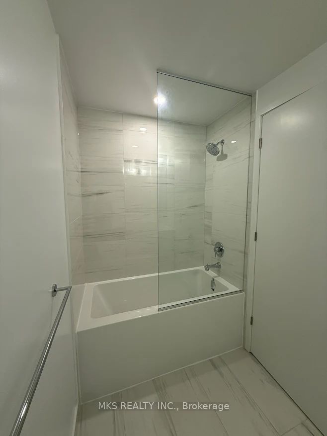 180 Front Street E 2602, Toronto, ON M5A 0A9 photo 3