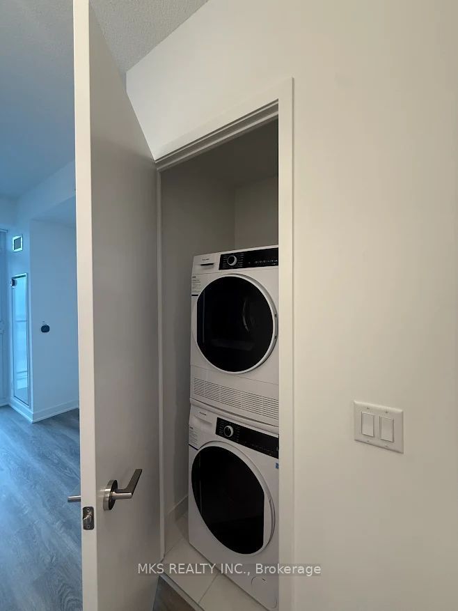 180 Front Street E 2602, Toronto, ON M5A 0A9 photo 4