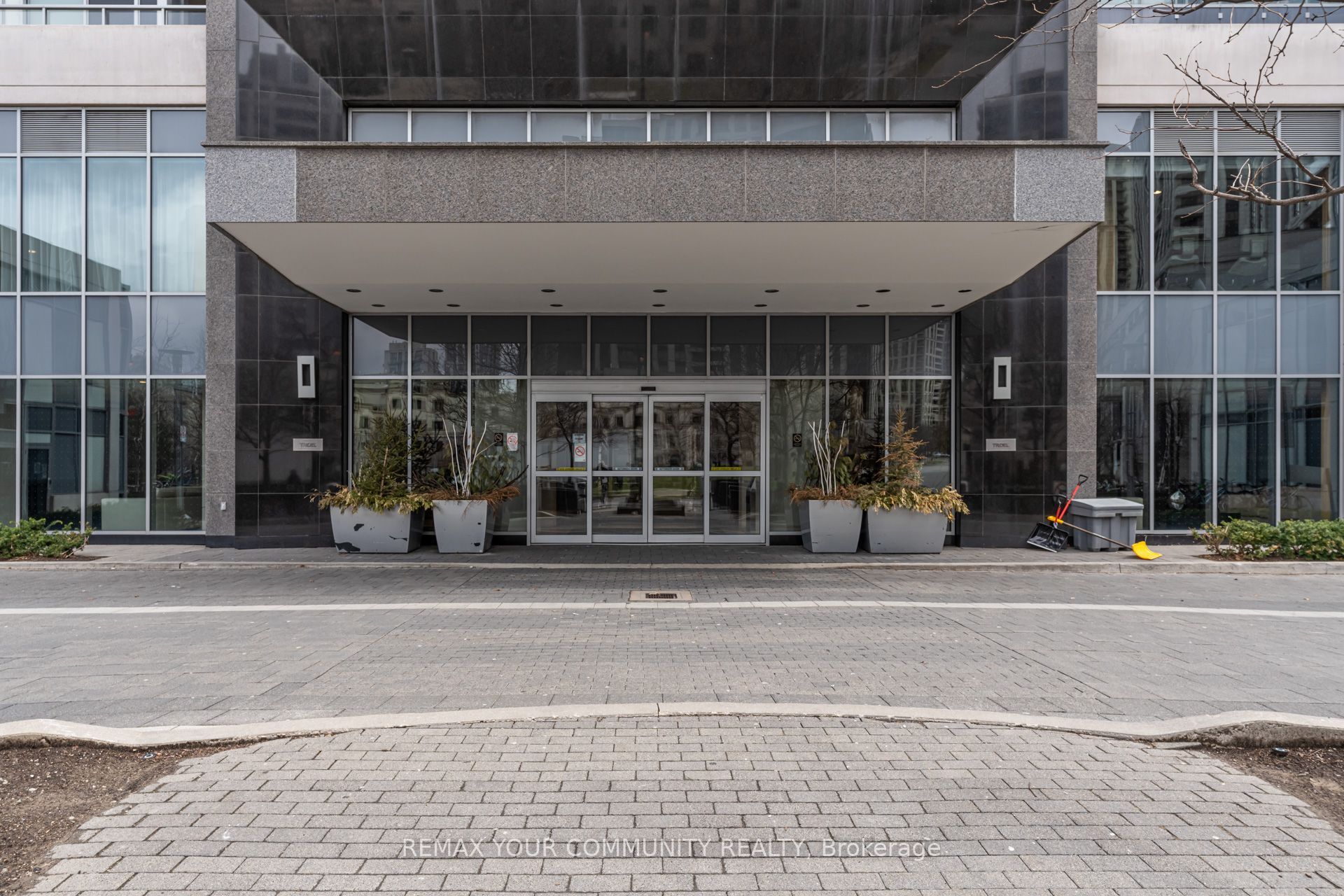 120 Harrison Garden Boulevard 1402, Toronto, ON M2N 0H1 photo 4