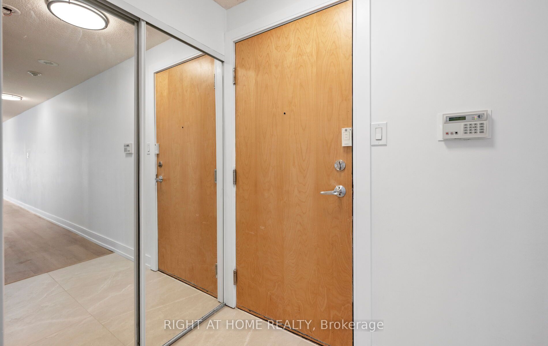 600 Queens Quay W 219, Toronto, ON M5V 3M3 photo 4