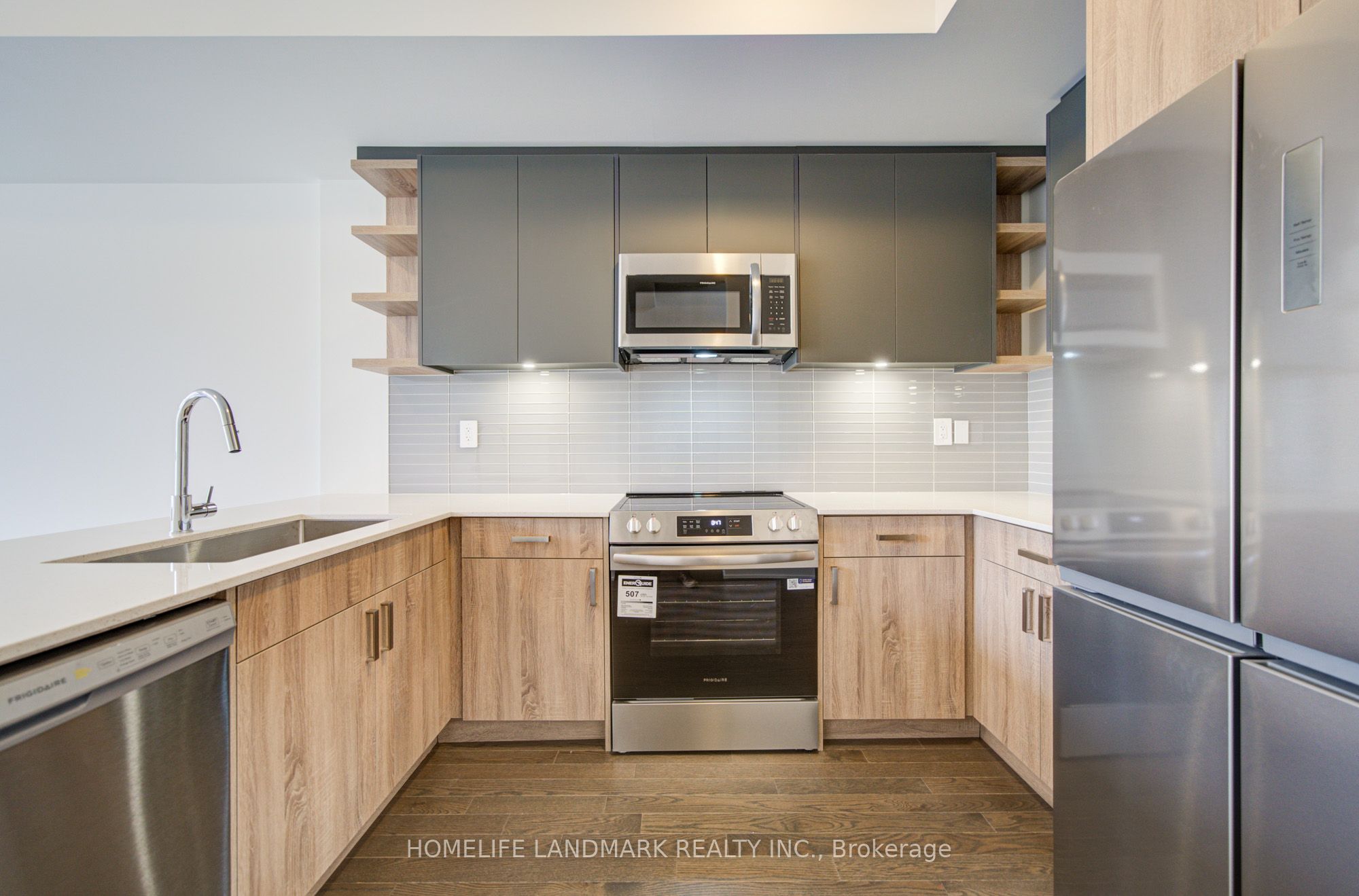 426 New Lawrence Heights Way Boulevard, Toronto, ON M6A 0E6 photo 5