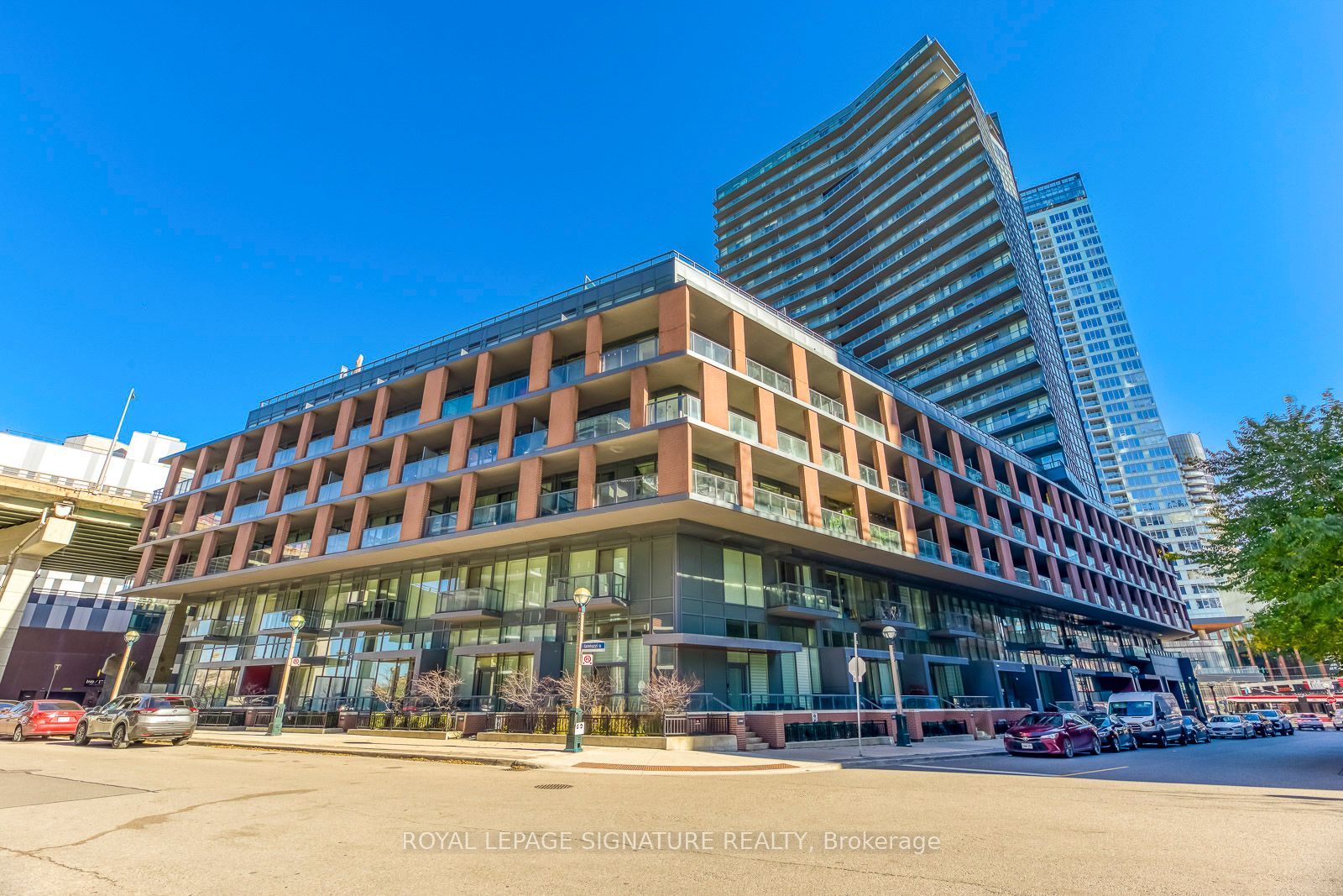 20 Bruyeres Mews 1901, Toronto, ON M5V 0G8 photo 2