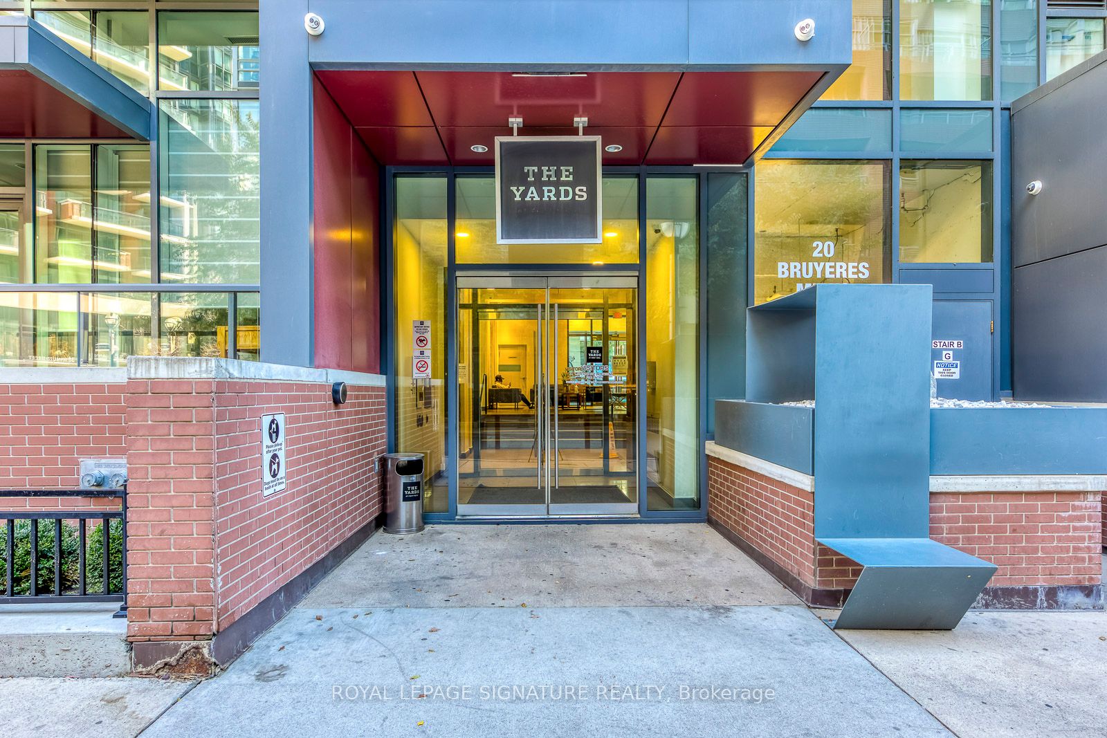 20 Bruyeres Mews 1901, Toronto, ON M5V 0G8 photo 3