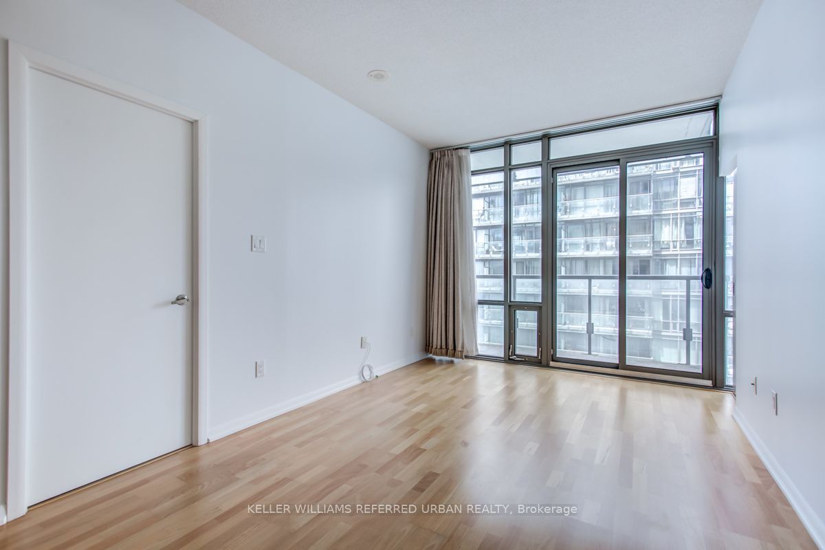 38 Grenville Street 3109, Toronto, ON M4Y 1A5 photo 4