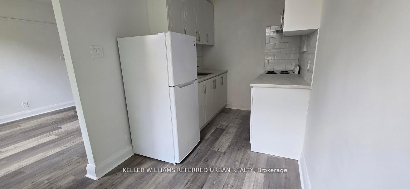 137 Eglinton Avenue W 20, Toronto, ON M4R 1A5 photo 2