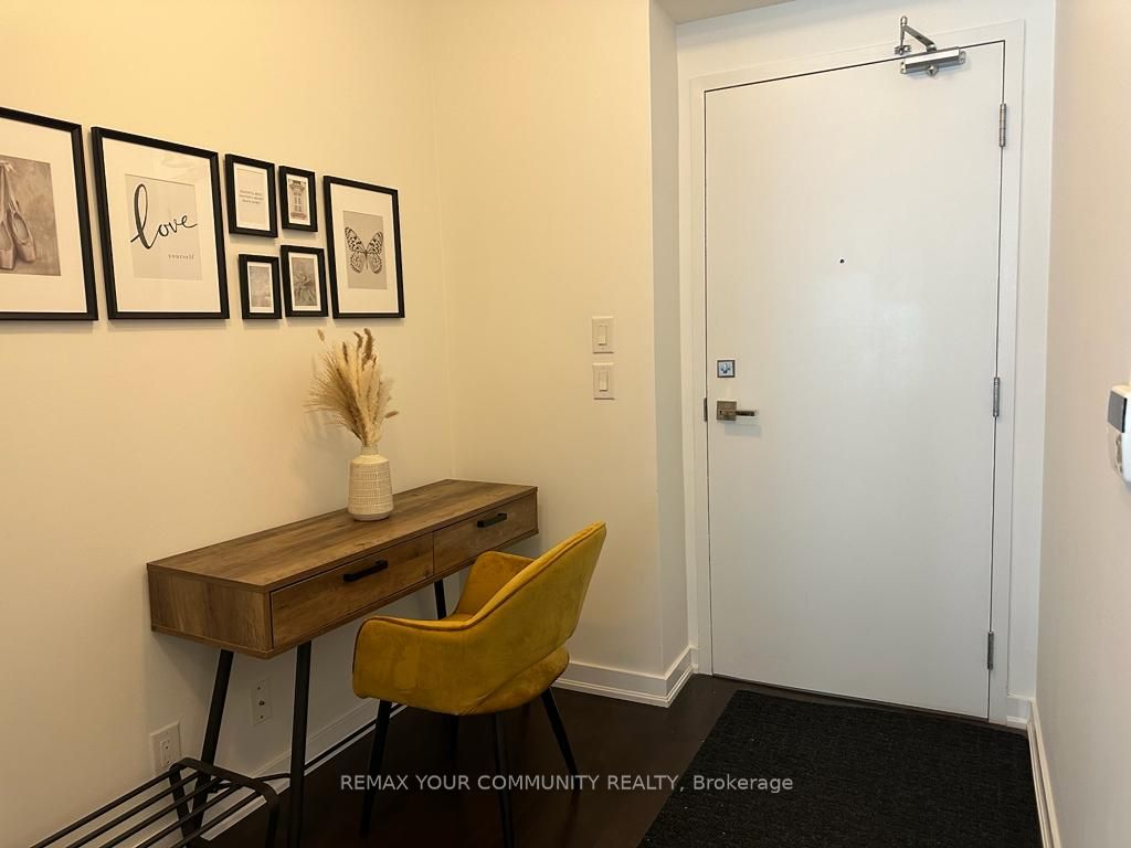 14 York Street 1709, Toronto, ON M5J 0B1 photo 2