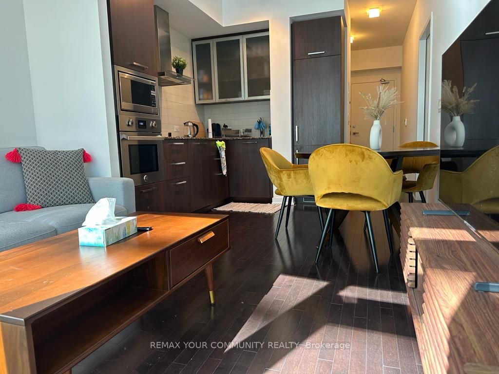 14 York Street 1709, Toronto, ON M5J 0B1 photo 4