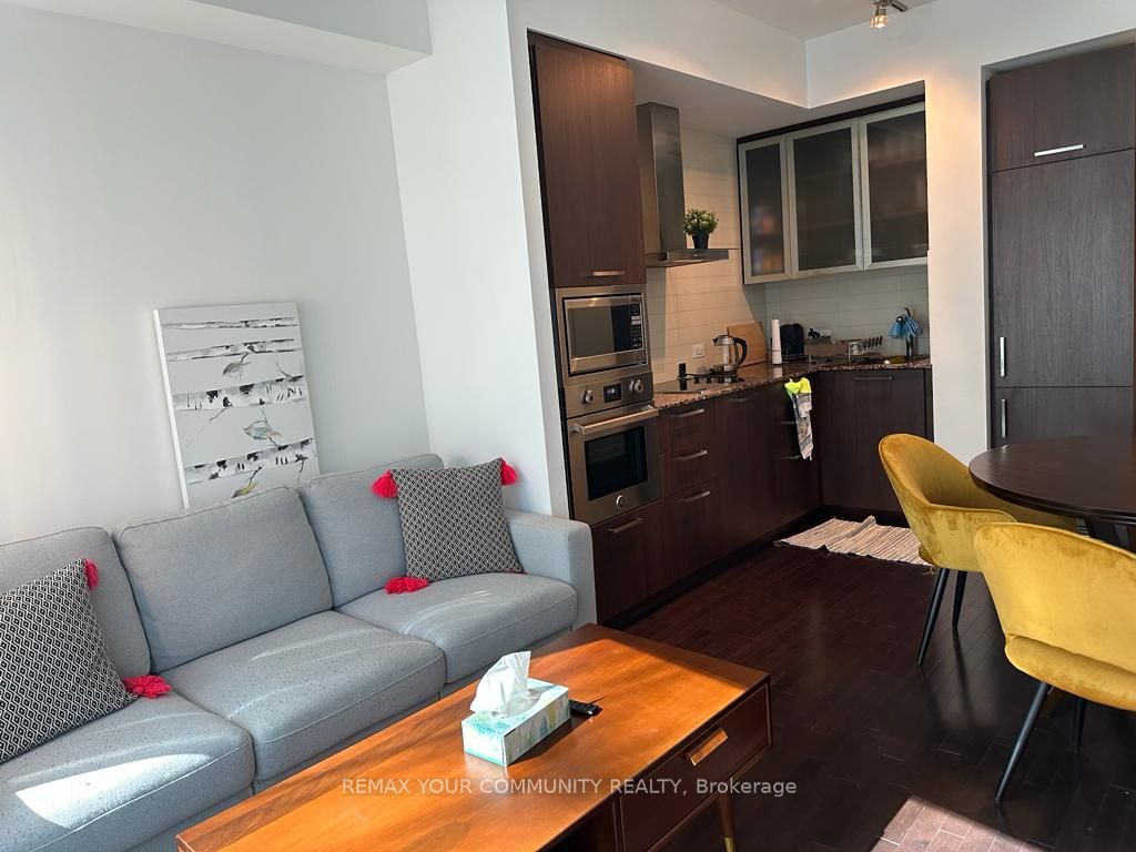 14 York Street 1709, Toronto, ON M5J 0B1 photo 5