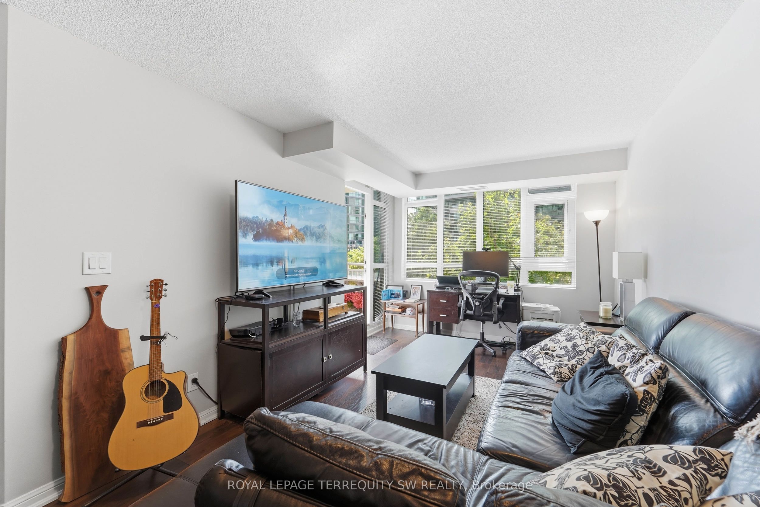 35 Bastion Street 513, Toronto, ON M5V 0C2