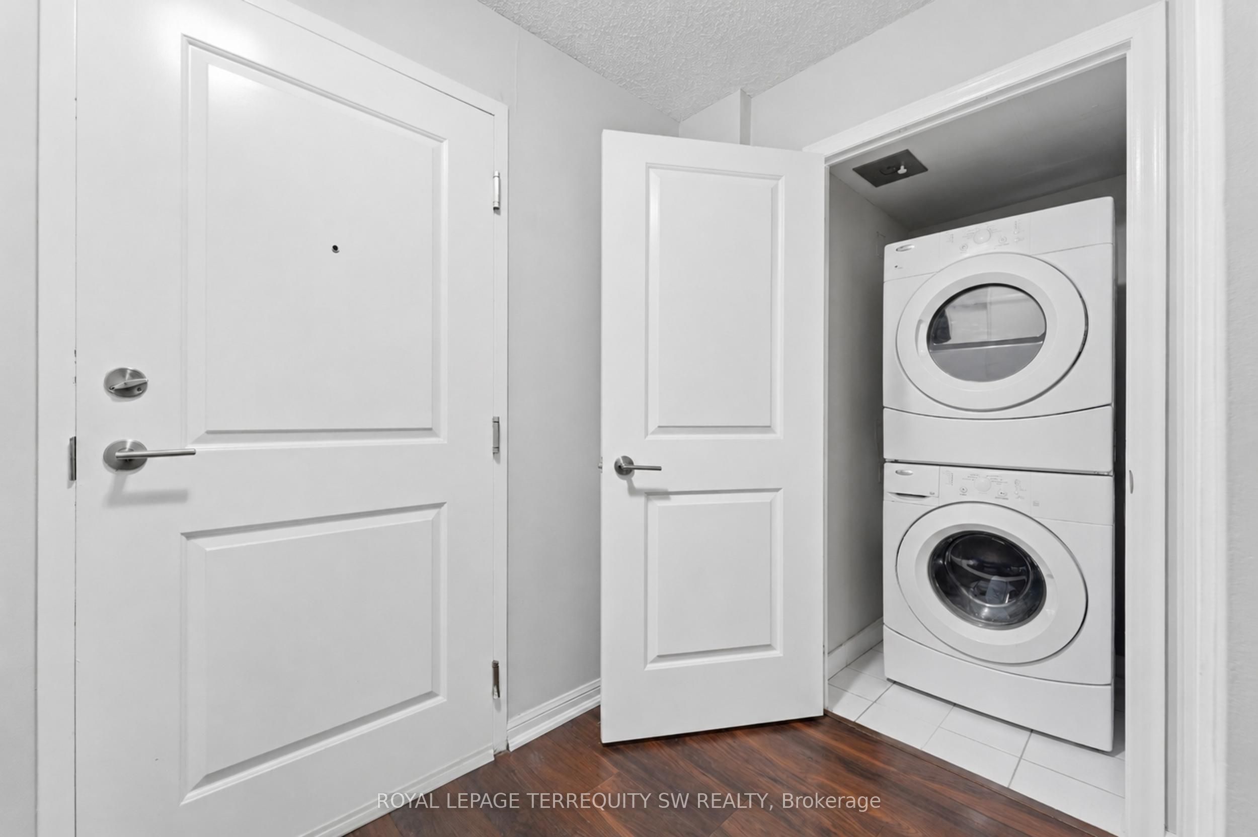 35 Bastion Street 513, Toronto, ON M5V 0C2 photo 4