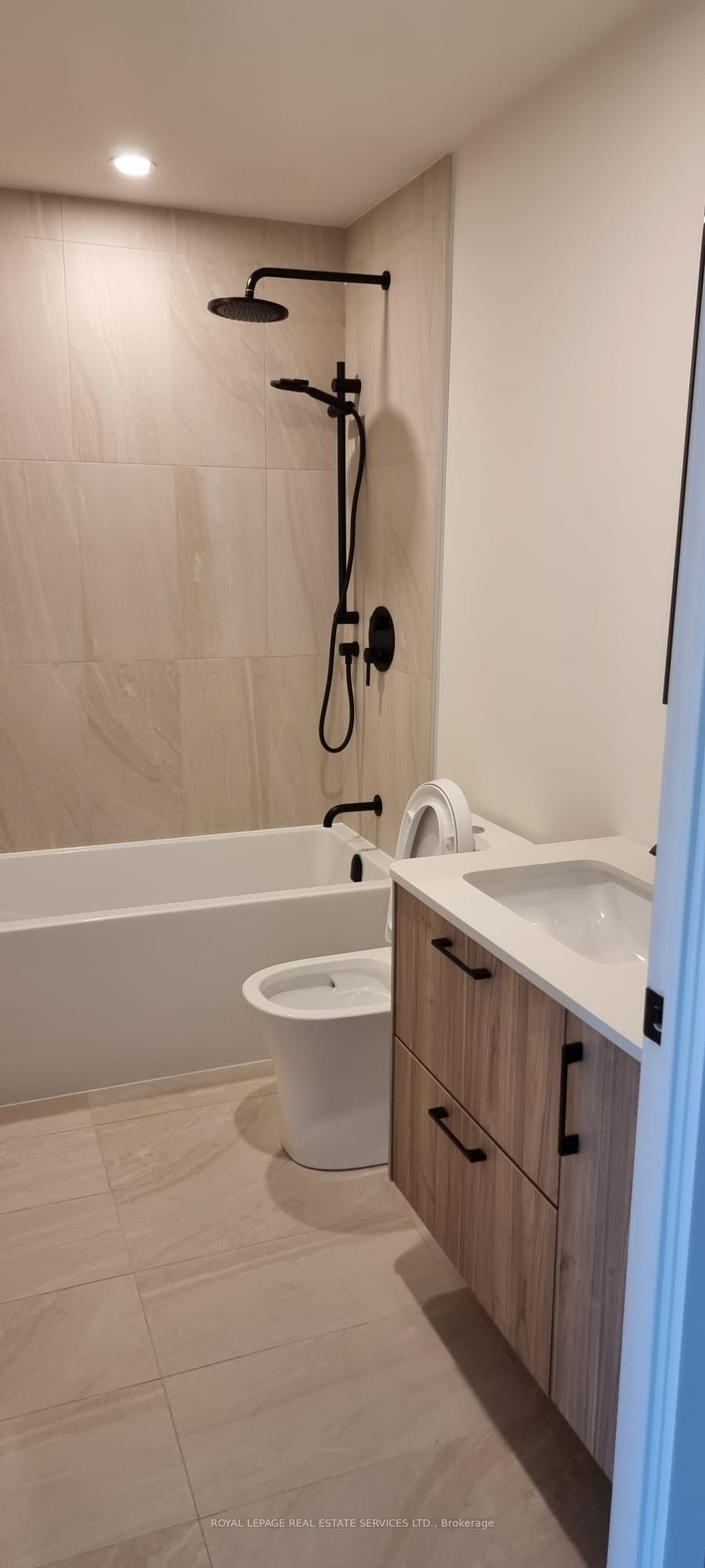109 Erskine Avenue 1204, Toronto, ON M4P 0G8 photo 4