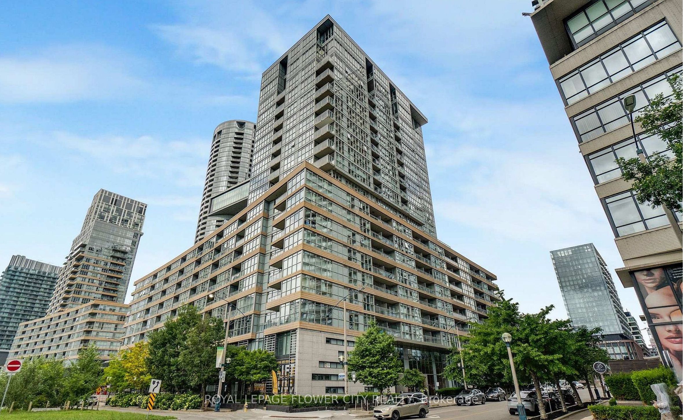 10 Capreol Court 355, Toronto, ON M5V 4B3