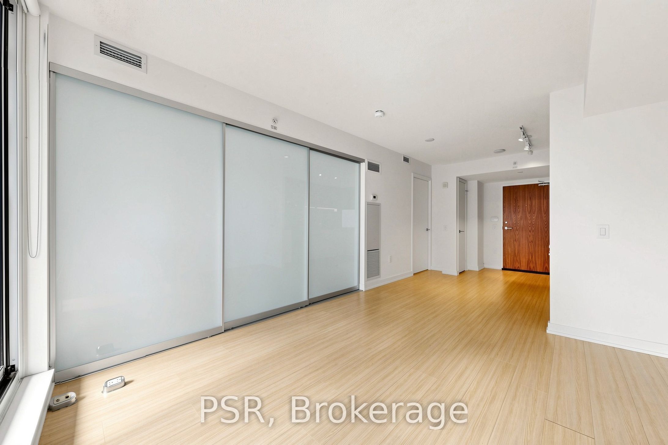 75 Queens Wharf Road 310, Toronto, ON M5V 0J8 photo 3