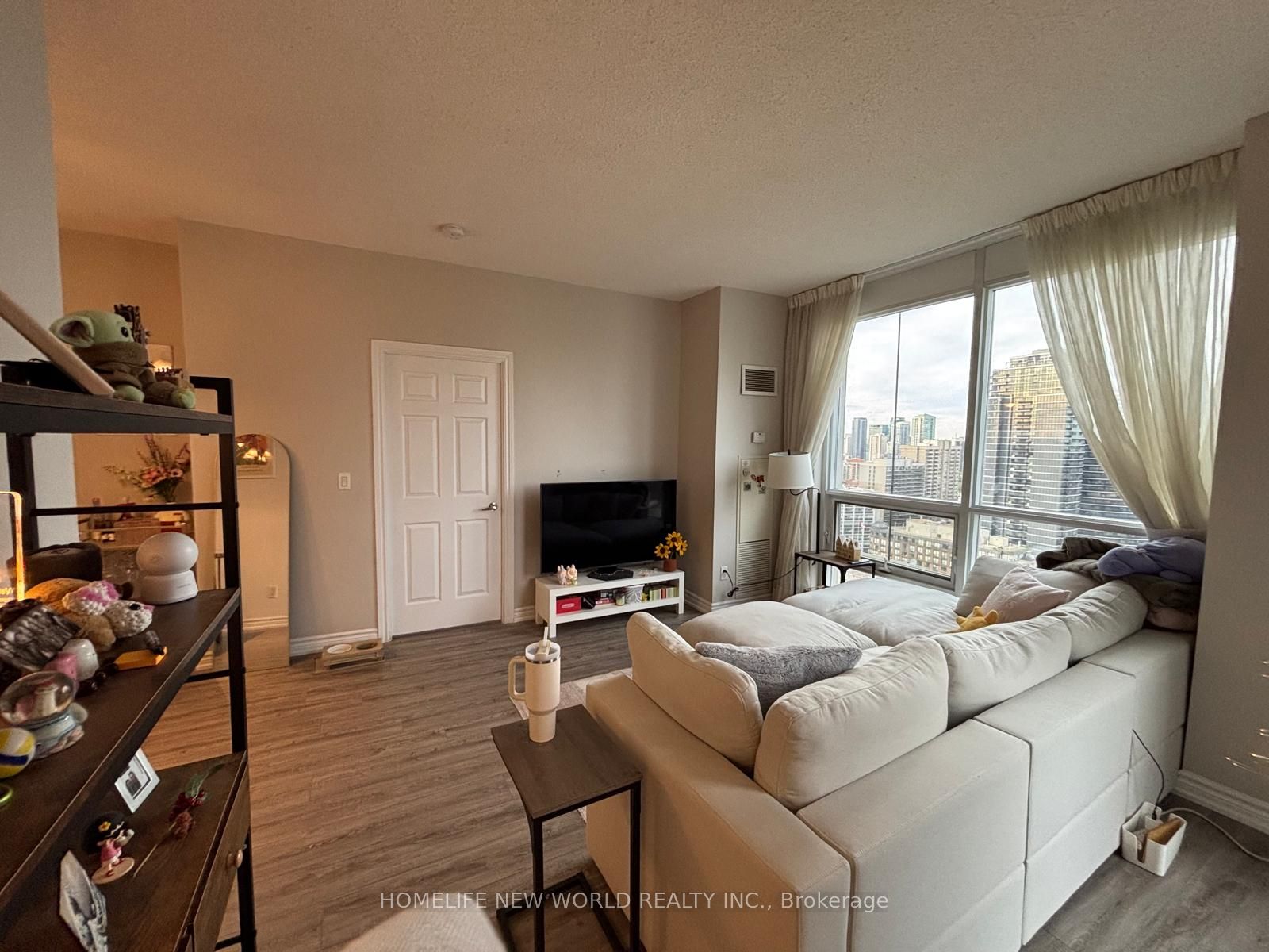 761 Bay Street 3305, Toronto, ON M5G 2R2 photo 5